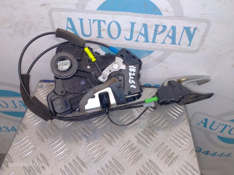 Замок двери передний левый CAMRY 40 06-11