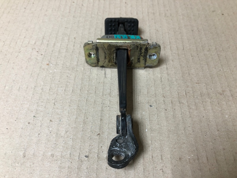 Ограничитель двери задний правый MDX (YD1) 00-06 2002 Внедорожник 3.5 Ограничитель двери задний правый MDX (YD1) 00-06 2002 Внедорожник 3.5