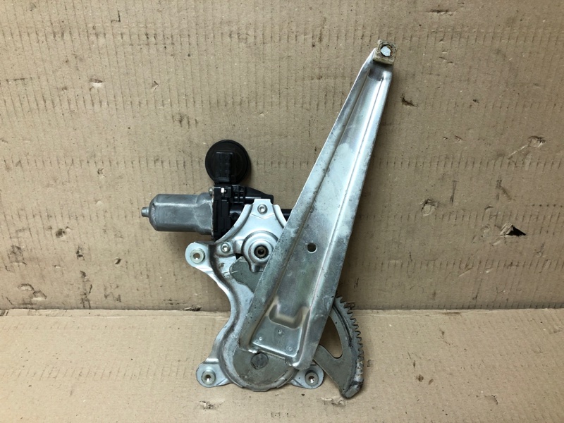 Стеклоподъемник задний левый COROLLA 150 06-13 2010 1.8 2ZRFE Стеклоподъемник задний левый COROLLA 150 06-13 2010 1.8 2ZRFE