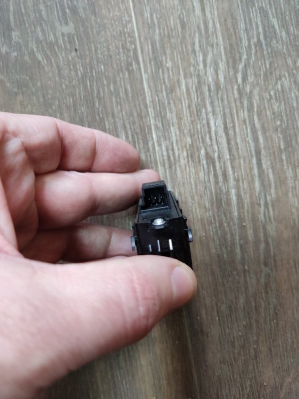 Кнопка центрального замка передняя правая INFINITI QX30 16-20 Внедорожник 2.0 20PET Кнопка центрального замка передняя правая INFINITI QX30 16-20 Внедорожник 2.0 20PET