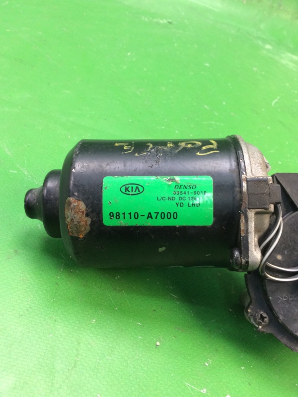 Моторчик стеклоочистителя передний KIA FORTE YD 12- YD 1.8 G4NB Моторчик стеклоочистителя передний KIA FORTE YD 12- YD 1.8 G4NB