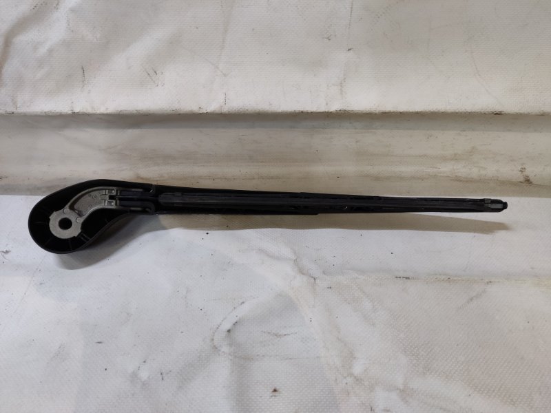 Поводок стеклоочистителя задний FOCUS 10-18