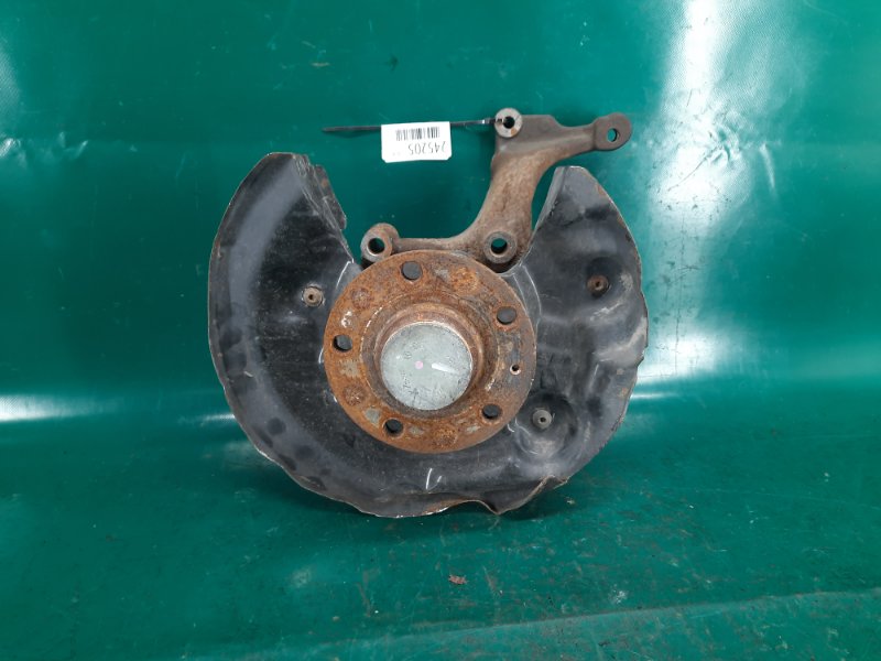 Цапфа задняя правая PASSAT B8 14- 2016 Седан 1.8 CPRA