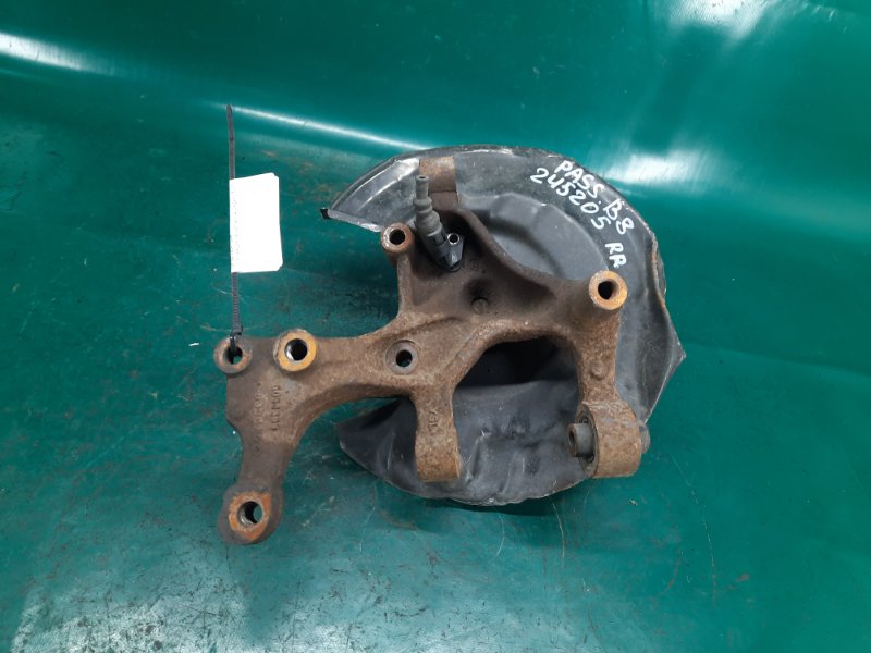 Цапфа задняя правая PASSAT B8 14- 2016 Седан 1.8 CPRA