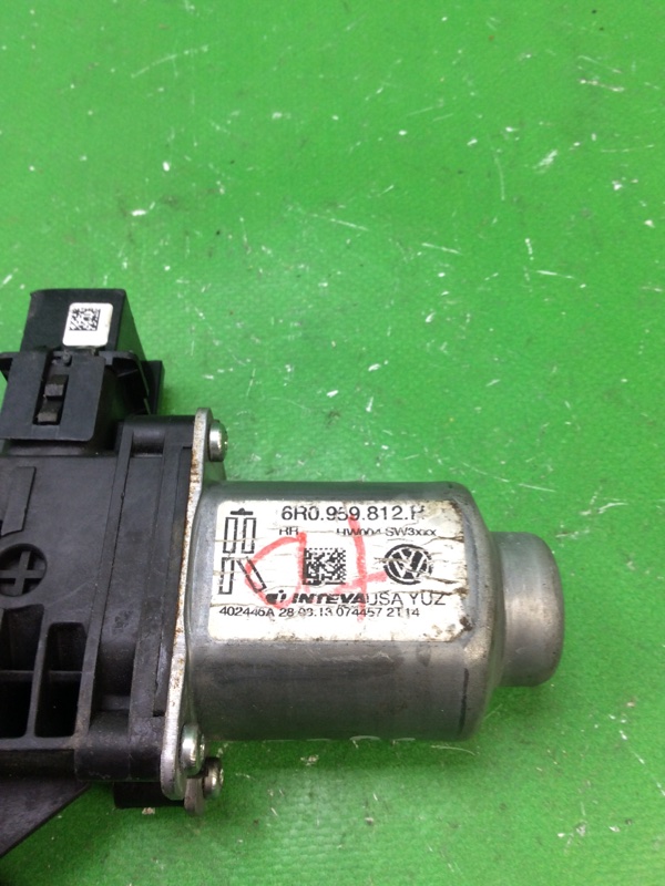 Моторчик стеклоподъемника VOLKSWAGEN JETTA USA 10-17 162 2.5 CBUA