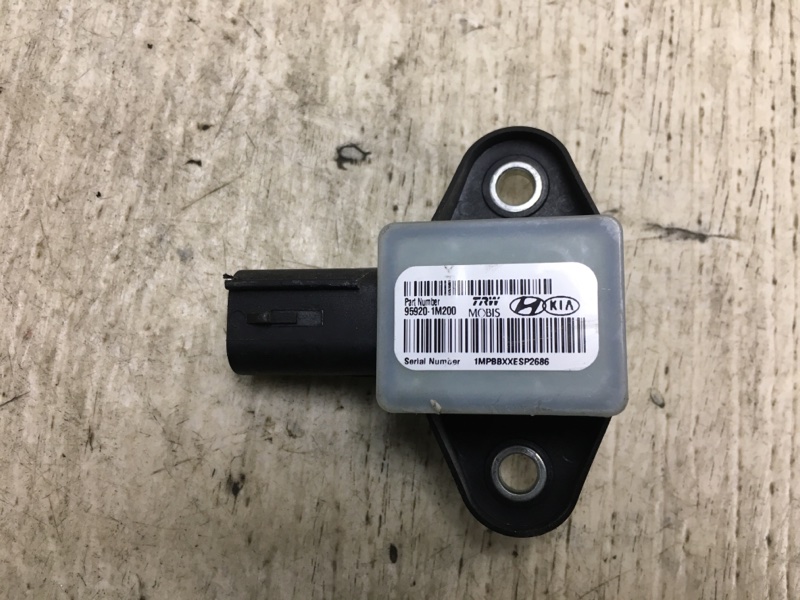 Запчасть датчик удара KIA FORTE/CERATO TD 08-13 2009 TD 2.0 G4KD 95920-1M200 Б/У Датчик удара KIA FORTE/CERATO TD 08-13 2009 TD 2.0 G4KD 95920-1M200 Б/У