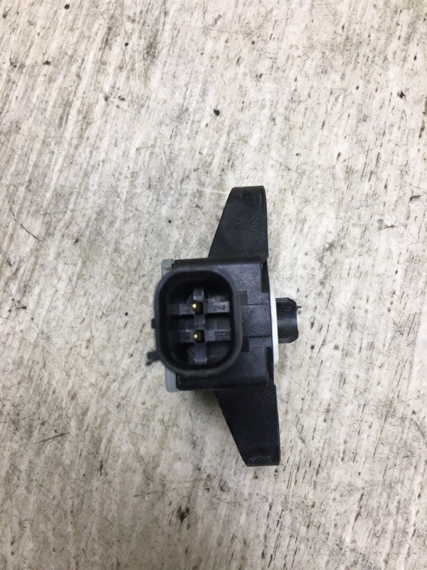 Датчик удара KIA FORTE/CERATO TD 08-13 TD 2.0 G4KD Датчик удара KIA FORTE/CERATO TD 08-13 TD 2.0 G4KD