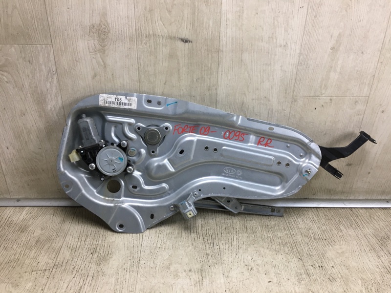 Стеклоподъемник задний правый KIA FORTE/CERATO TD 08-13 2009 TD 2.0 G4KD 83402-1M010 Б/У