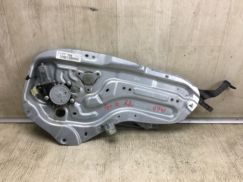 Запчасть стеклоподъемник задний правый KIA FORTE/CERATO TD 08-13 2009 TD 2.0 G4KD 824021M010 Б/У Стеклоподъемник задний правый KIA FORTE/CERATO TD 08-13 2009 TD 2.0 G4KD 824021M010 Б/У