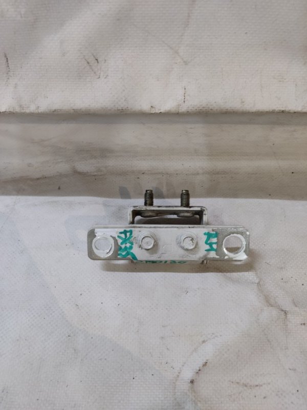 Петля крышки багажника правая FX S50 03-08