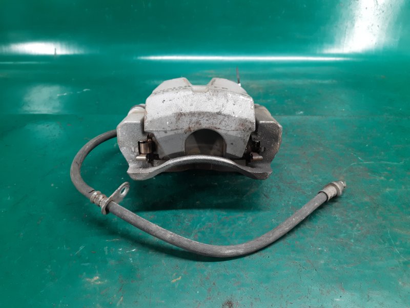 Суппорт тормозной передний правый PRIUS 16- 2016 Хэтчбек 1.8 2ZRFXE