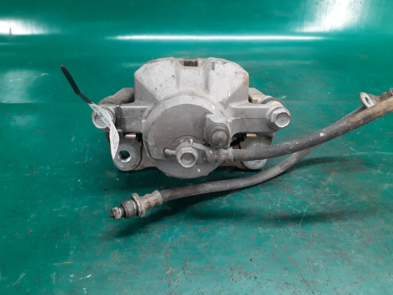 Суппорт тормозной передний правый TOYOTA PRIUS 16- Хэтчбек 1.8 2ZRFXE