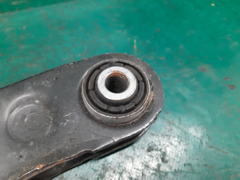 Рычаг задней подвески поперечный верхний правый FOCUS 10-18 2014 Хетчбек 2.0 C20HDEX