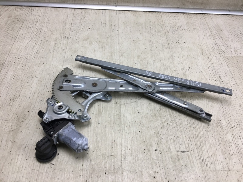 Стеклоподъемник задний правый NISSAN PATHFINDER R52 12-21 2018 R52 3.5 VQ35DD 82720-3KA1A Б/У