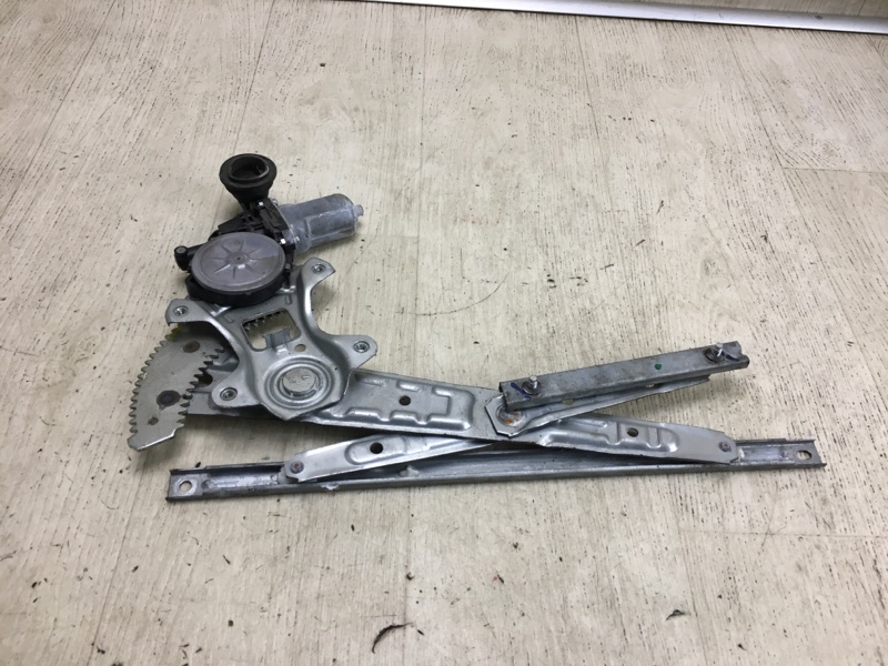 Стеклоподъемник задний правый PATHFINDER R52 12-21 2018 R52 3.5 VQ35DD