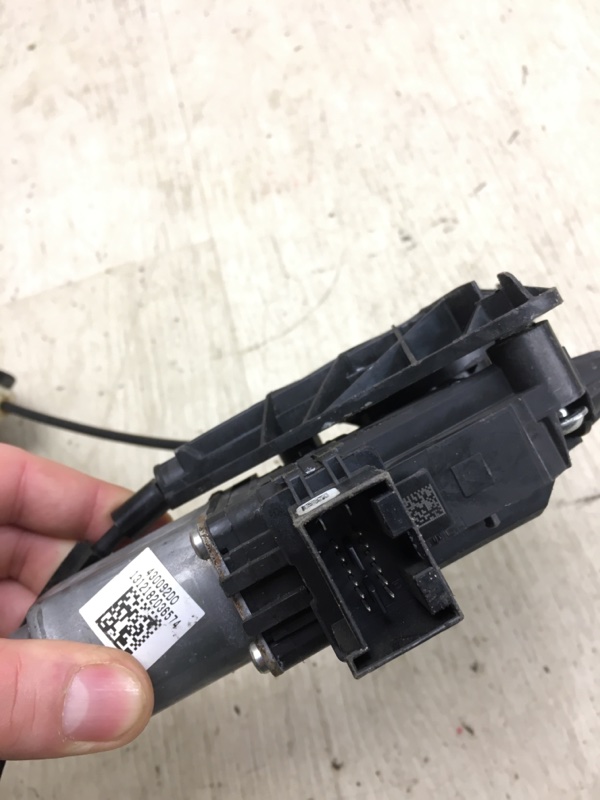 Стеклоподъемник задний правый PASSAT B7 11-15 2014 A32 1.8 CPRA