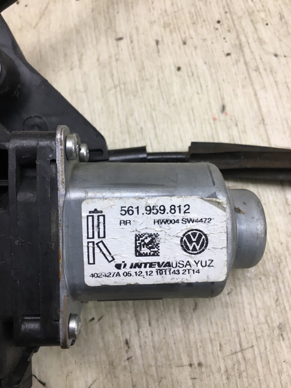 Стеклоподъемник задний правый PASSAT B7 11-15 2013 A32 CBTA 2.5L