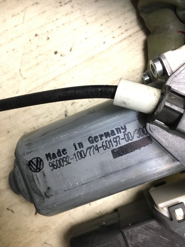 Стеклоподъемник задний правый JETTA USA 10-17 2011 162 CBTA 2.5L Стеклоподъемник задний правый JETTA USA 10-17 2011 162 CBTA 2.5L