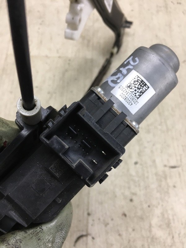 Стеклоподъемник задний правый JETTA USA 10-17 2012 162 2.5 CBUA