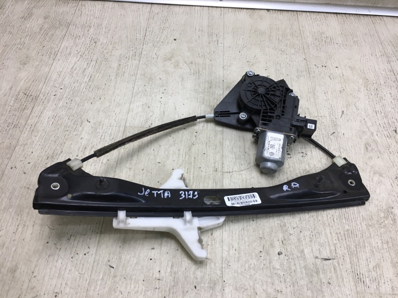 Стеклоподъемник задний правый VOLKSWAGEN JETTA USA 10-17 2011 162 CBTA 2.5L 5C6 839 462 B Б/У