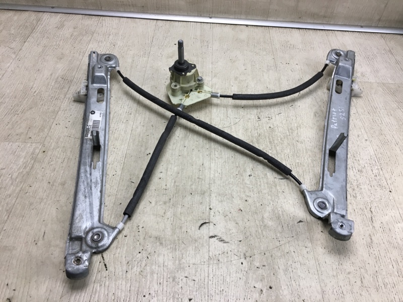 Запчасть стеклоподъемник передний правый JEEP PATRIOT 10-17 2012 MK74 2.4 ED3 68025466AA Б/У Стеклоподъемник передний правый JEEP PATRIOT 10-17 2012 MK74 2.4 ED3 68025466AA Б/У