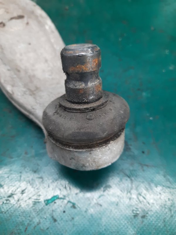 Рычаг передней подвески нижний правый FOCUS 10-18 2014 Хетчбек 2.0 C20HDEX