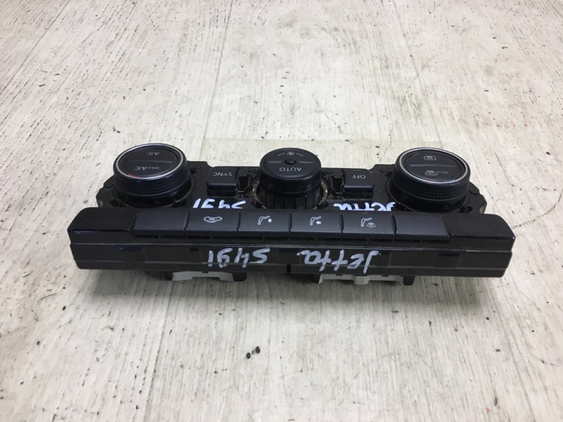 Блок управления печкой PASSAT B7 11-15 A32 Блок управления печкой PASSAT B7 11-15 A32