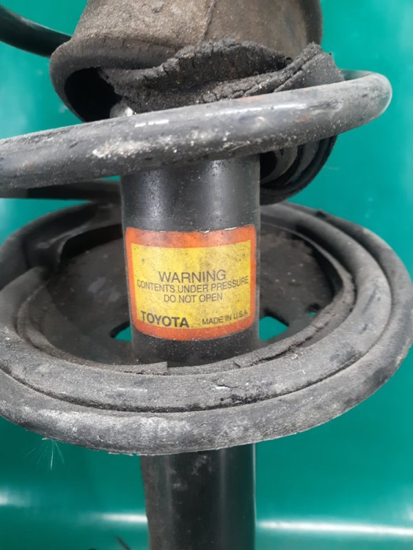 Амортизатор задний левый CAMRY 20 96-02 2000 Седан 2.2 Амортизатор задний левый CAMRY 20 96-02 2000 Седан 2.2