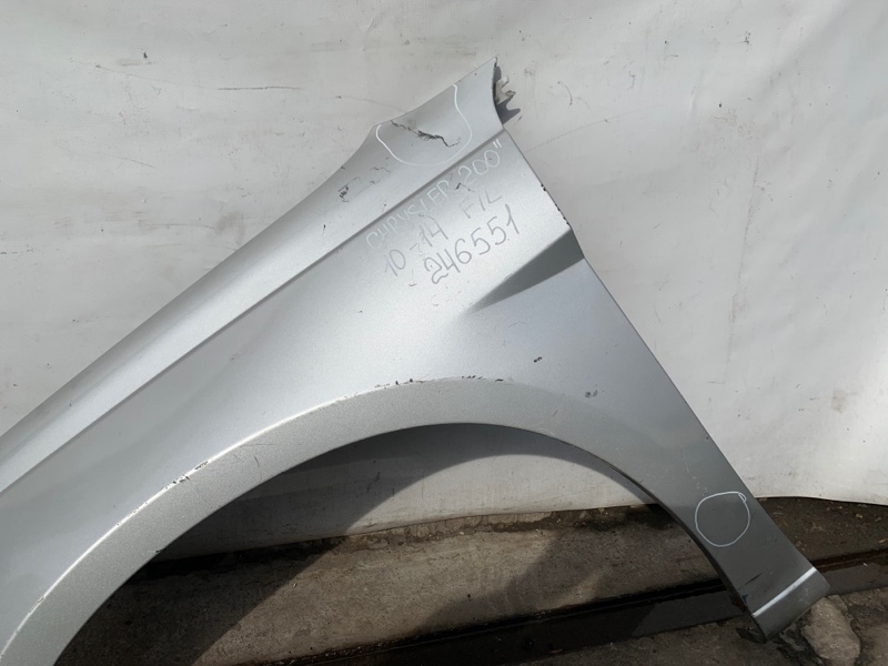 Крыло переднее левое 200 10-14