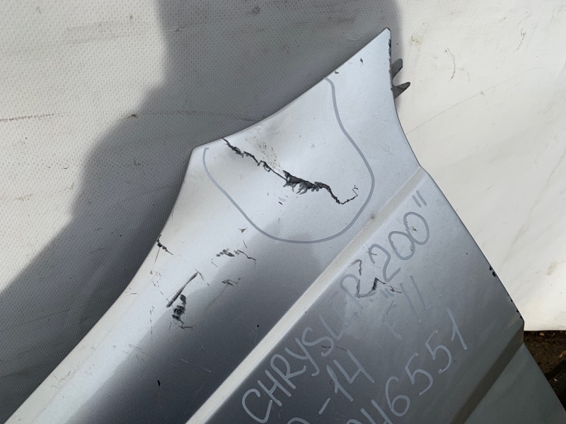 Крыло переднее левое 200 10-14