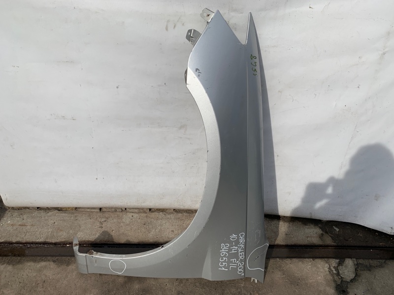 Крыло переднее левое 200 10-14