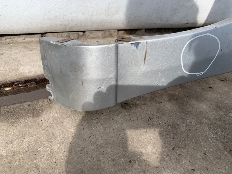 Крыло переднее левое 200 10-14