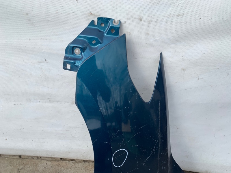 Крыло переднее левое 5 CR 05-10 2008 Минивен 2.3