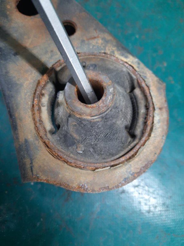 Рычаг передней подвески нижний левый PRIUS 16- 2016 Хэтчбек 1.8 2ZRFXE Рычаг передней подвески нижний левый PRIUS 16- 2016 Хэтчбек 1.8 2ZRFXE