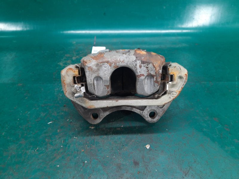 Суппорт тормозной передний левый I35 00-04 2004 Седан 3.5 VQ35DE Суппорт тормозной передний левый I35 00-04 2004 Седан 3.5 VQ35DE