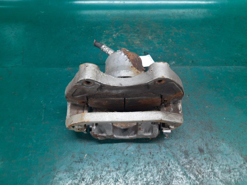 Суппорт тормозной передний левый I35 00-04 2004 Седан 3.5 VQ35DE Суппорт тормозной передний левый I35 00-04 2004 Седан 3.5 VQ35DE