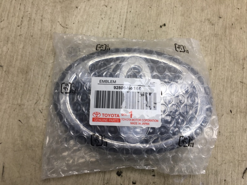 Эмблема TOYOTA COROLLA E170 13-19 ZRE172 Эмблема TOYOTA COROLLA E170 13-19 ZRE172