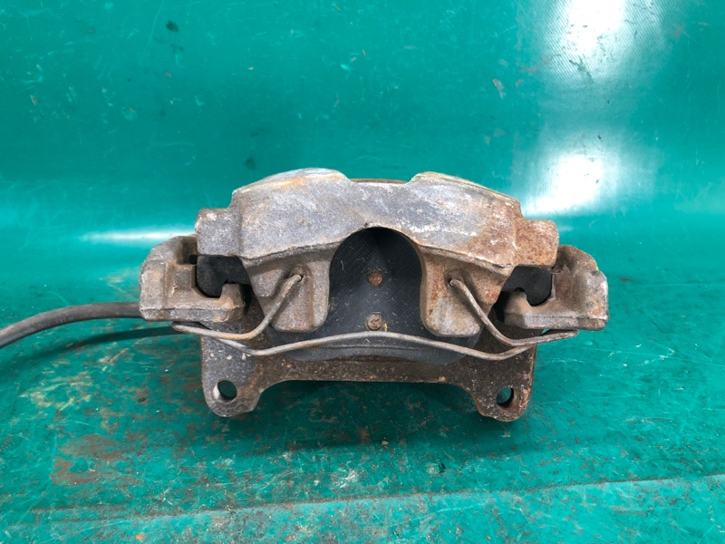 Суппорт тормозной передний правый VOLKSWAGEN PASSAT B8 14- Седан 1.8 CPRA