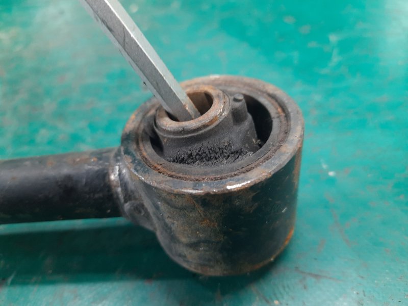 Рычаг задней подвески продольный TOYOTA CAMRY 20 96-02 Седан 2.2