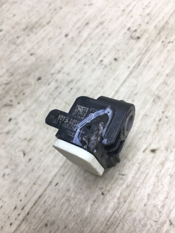 Датчик удара M25/M37/M56/Q70/M35H 10-16