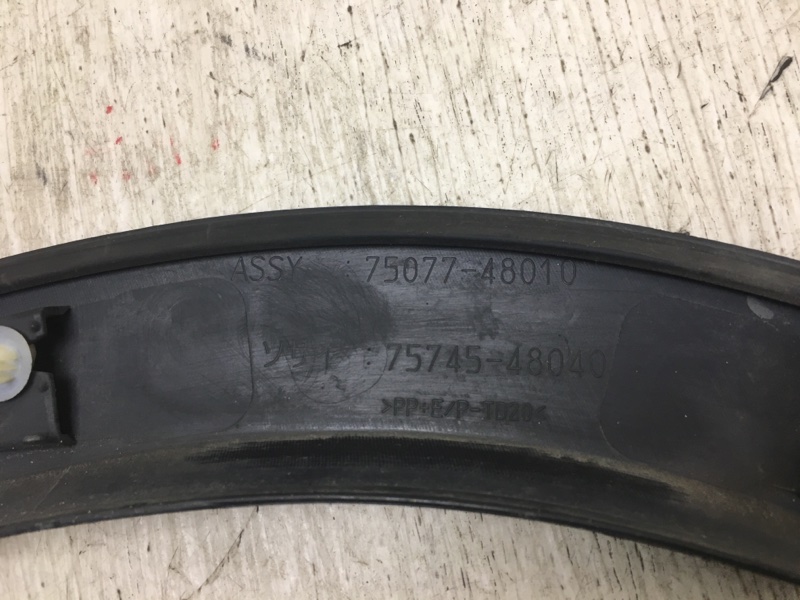 Накладка двери задняя правая RX350/450 15-22