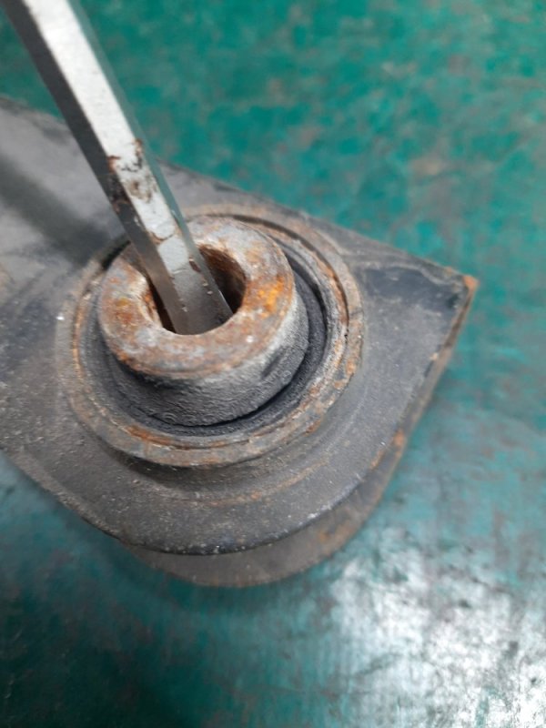 Рычаг задней подвески поперечный нижний GALANT 03-12 2006 Седан 2.4 4G69 Рычаг задней подвески поперечный нижний GALANT 03-12 2006 Седан 2.4 4G69