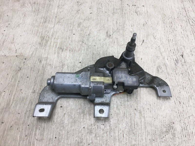 Запчасть моторчик стеклоочистителя задний SUZUKI SWIFT 04-11 38810-63J00 Б/У Моторчик стеклоочистителя задний SUZUKI SWIFT 04-11 38810-63J00 Б/У