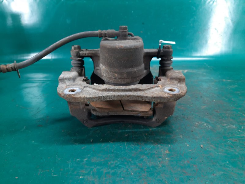 Суппорт тормозной передний левый HIGHLANDER 01-07 2002 Внедорожник 3.0 1MZFE