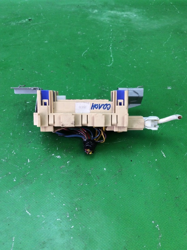 Блок предохранителей салон JUKE 10-19 2010 F15 1.6 MR16DDT