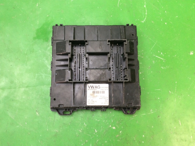 Запчасть блок электронный VOLKSWAGEN JETTA USA 10-17 2013 162 2.5 CBUA 5C0 937 087 E Z09 Б/У Блок электронный VOLKSWAGEN JETTA USA 10-17 2013 162 2.5 CBUA 5C0 937 087 E Z09 Б/У