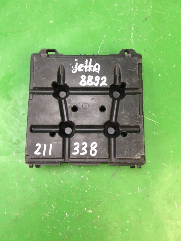 Блок электронный VOLKSWAGEN JETTA USA 10-17 162 2.5 CBUA Блок электронный VOLKSWAGEN JETTA USA 10-17 162 2.5 CBUA