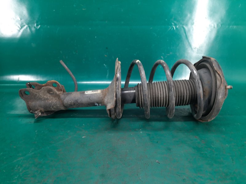 Амортизатор передний левый INFINITI I35 00-04 Седан 3.5 VQ35DE Амортизатор передний левый INFINITI I35 00-04 Седан 3.5 VQ35DE