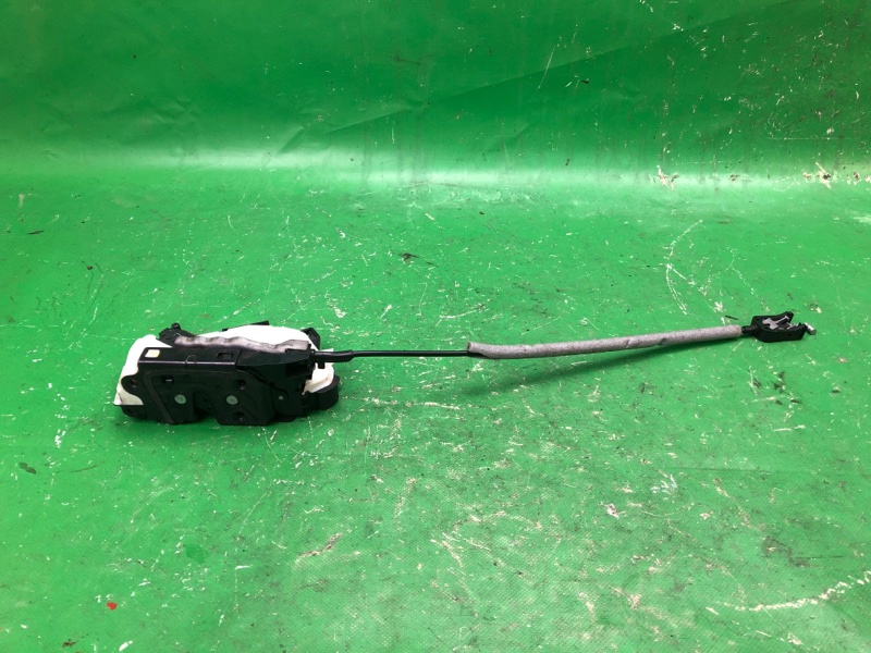 Замок двери передний правый PASSAT B7 11-15 2014 A32 1.8 CPRA