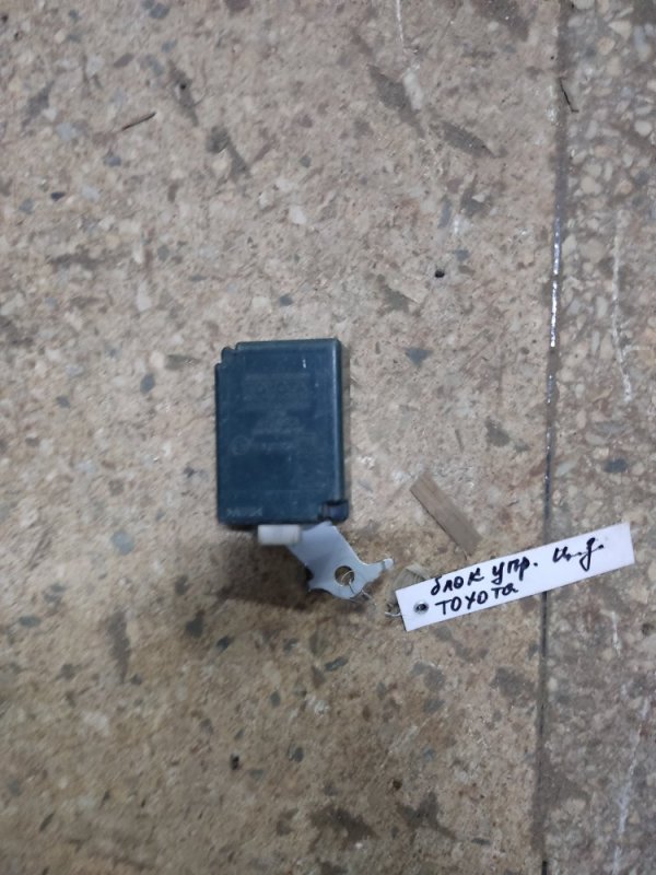 Запчасть блок электронный TOYOTA CAMRY 40 06-11 89740-33460 Б/У Блок электронный TOYOTA CAMRY 40 06-11 89740-33460 Б/У